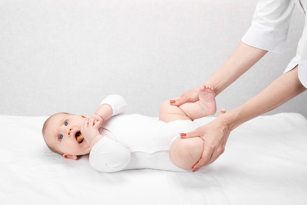 Therapeutic massage and gymnastics at the age of 0 to 1 year (20-35 min), (10 sessions)